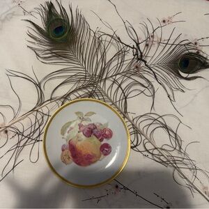 1950s Gold-Trimmed Fruit Plates
Dimensions 8ʺW × 8ʺD × 1ʺH